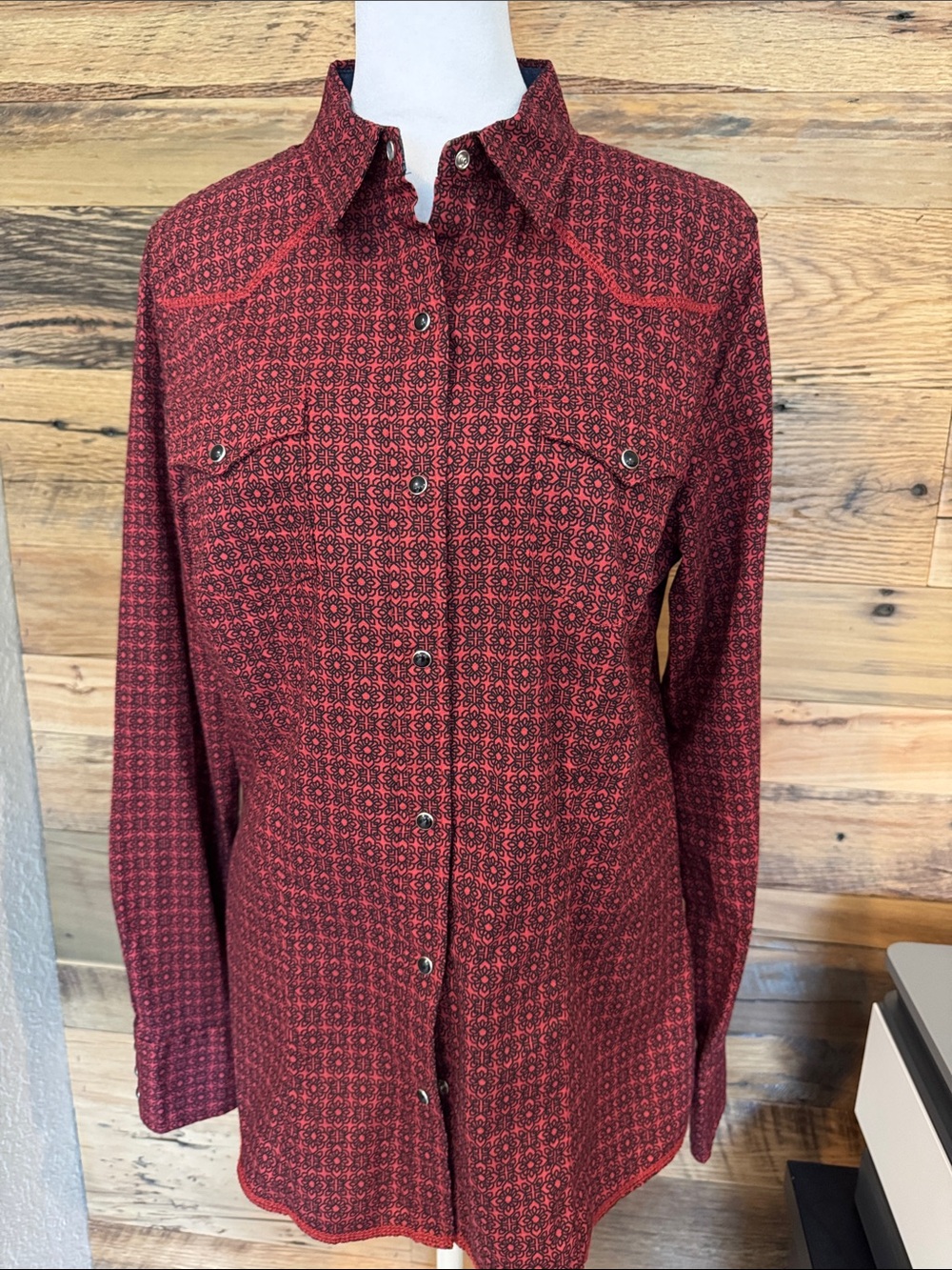 EUC Women’s Red Patterned Button-Up Western Shirt